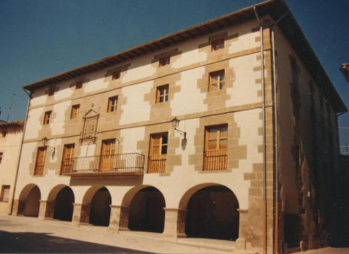 Allo-City Hall building