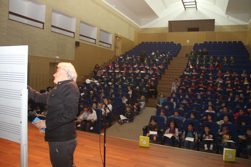 Children's worshop with author Pepe Carreiro