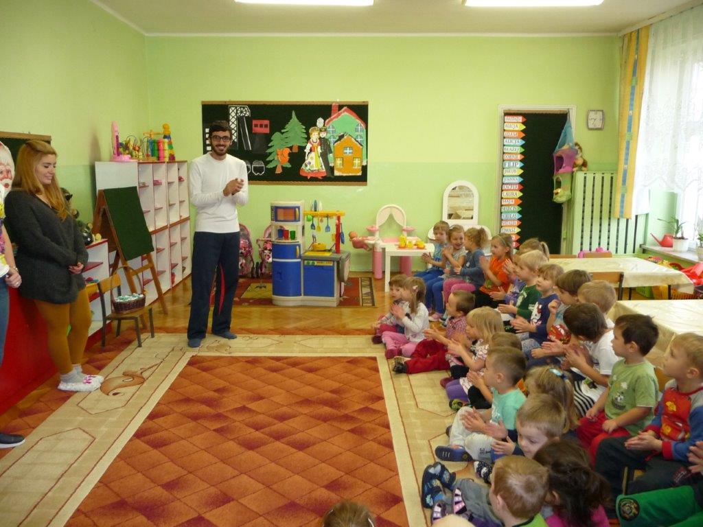 Volunteers in kindergarten